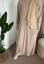Load image into Gallery viewer, Ribbed abaya ‘oatmeal’
