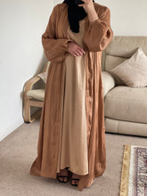 Load image into Gallery viewer, Aiza golden balloon sleeve abaya set
