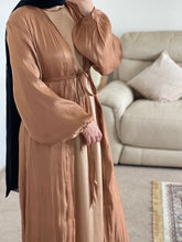 Load image into Gallery viewer, Aiza golden balloon sleeve abaya set
