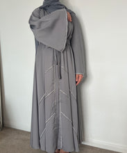 Load image into Gallery viewer, Ameerah Abaya ‘Dove Grey’
